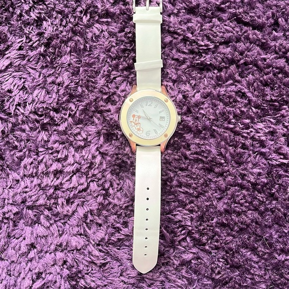 Disney Parks Mickey Mouse watch - Picture 1 of 3